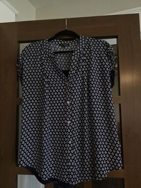 Navy Blue Button-Front Floral Cap-Sleeve Blouse
